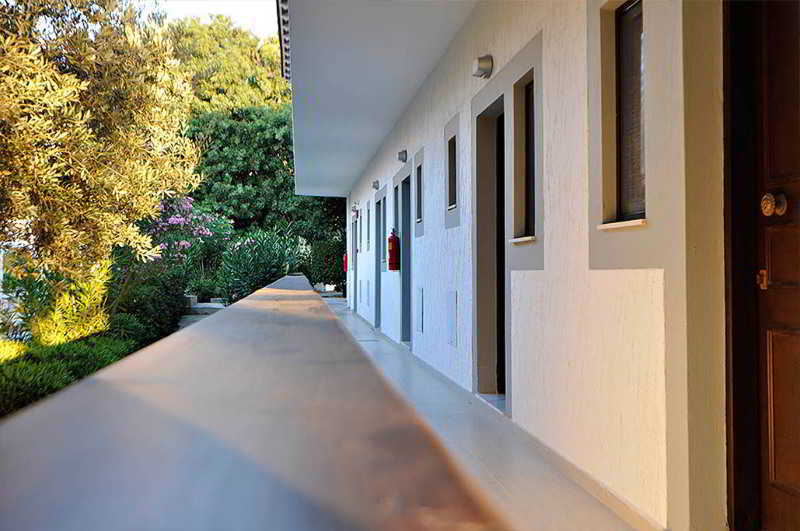 Tony'S Beach Vromolithos Exteriör bild